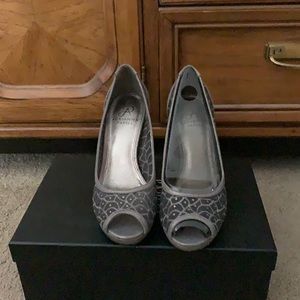 Adrianna Papell peep toe shoes